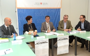 Trends bei degenerativen Alterserkrankungen vorgestellt (v.li.): Professor Herrmann, Internistin Tomasi, LR Theiner, Primar Wenter, Ulrich Seitz vom Landesamt für Krankenhäuser.
