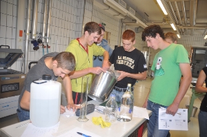 Viel gelernt: Schüler der Fachschule Laimburg an der Höheren Bundeslehranstalt für Wein- und Obstbau in Klosterneuburg in Niederösterreich.