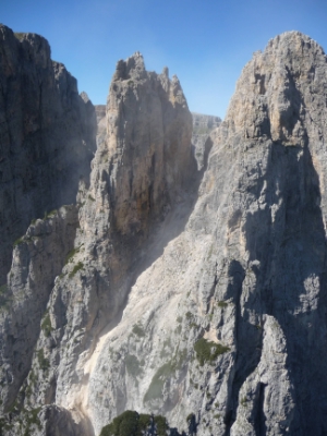 "Fallen uns die Berge auf den Kopf?" Mit dieser Frage befasst sich ein Kongress am Donnerstag, dem 25. Oktober, im Forum in Brixen. Im Bild der Felssturz am Euringer.