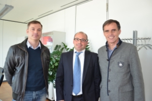 Für künftige engere Zusammenarbeit bei sozialen Themen: AFI-Präsident Aichner und AFI-Direktor Perini mit Landesrat Theiner (v.li.).