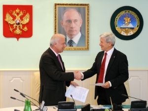 LR Berger und der Präsident der Republik Adygeja, Aslan Tschakuschinow