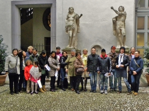 Landesrat Tommasini (6.v.re.) mit den Teilnehmenden an der ersten Runde von "Una ciudad para todos".