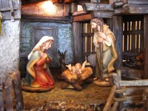Im Naturparkhaus Puez-Geisler ist eine Krippenausstellung zu sehen, im Bild eine Krippe von Amandus Petriffer, Villnöß