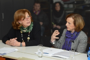 Landesrätin Kasslatter Mur mit Ministerin Fornero im Gespräch. Foto: Pertl.