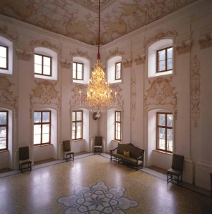 Schloss Wolfsthurn startet am 1. April in neue Saison 2013, im Bild der Ballsaal