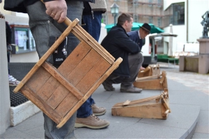 Pasca Craces: Ratschen am Karfreitag in St. Ulrich.
