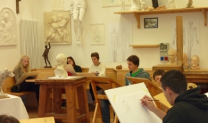 PDie Berufs- und Oberschulen in Gröden und im Gadertal verzeichnen bei den Einschreibungen für 2013/14 ein Plus von rund elf Prozent