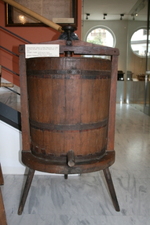Partschins schleudert: Die Honigschleuder des Peter Mitterhofer im Mittelpunkt des Schreibmaschinenmuseums in Partschins
