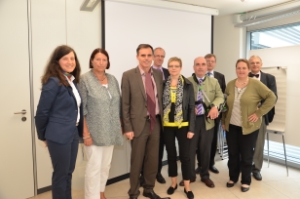 Die bayerische Delegation mit Gesundheitslandesrat Theiner (3.v.li.), Ressortdirektor Florian Zerzer (4.v.li.) und der Abteilungsdirektorin für das Gesundheitswesen Irmgard Prader (links).