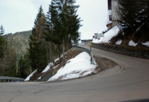 Verbesserungsarbeiten auf der Straße nach Welschellen gehen weiter (FOTO:LPA/ago).