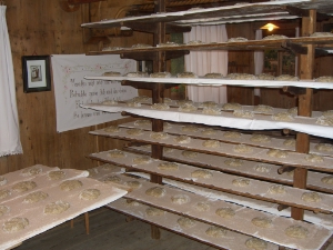 Nur drei Mal im Jahr Brot wird gebacken, dafür aber in großen Mengen.