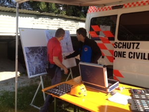 Bombenentschärfung im Innerfeldtal in der Gemeinde Innichen: Stabsfahrzeug der Gemischten Einsatzleitung.