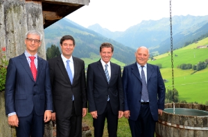 Minister Pikalo, Staatssekretär Dell’Ambrogio, Minister Töchterle und Landeshauptmann Durnwalder (v.l.n.r.) unterzeichneten in Alpbach die Forschungskooperation. Foto: BMWF/Andreas Fischer.