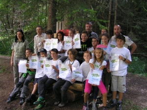 Diplomfeier zum Abschluss des ersten "Junior Ranger"-Kurses in italienischer Sprache.
