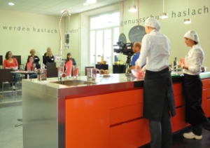 Die Fachschule für Hauswirtschaft und Ernährung Haslach hat heute ihre "Genuss-Schule" vorgestellt.