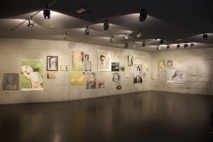 Die Ausstellung "Uncutted" mit Werken von Barbara Tavella am Sitz des Kreises für Kunst und Kultur/Lia Mostra d'Ert am St.-Antonius-Platz in St. Ulrich kann noch bis zum 5. Oktober besichtigt werden.