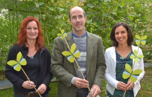 Amtsdirektor Angelucci, Projektkoordinatorin Reden (r.) und Sonja Abrate vom Ökoinstitut Bozen bei der heutigen Präsentation von "GreenEvent", der Zertifizierung für nachhaltig ausgerichtete Veranstaltungen
