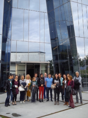 Die Berufsberaterinnen und Berufsberater bei ihrem Besuch des Oberalp-Salewa-Unternehmenssitzes in Bozen Süd