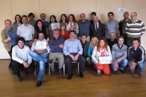 Teilnehmerinnen und Teilnehmer am vierten und vorletzten internationalen Meeting des EU-Projektes über Migration und Sport in Ware in Großbritannien.
