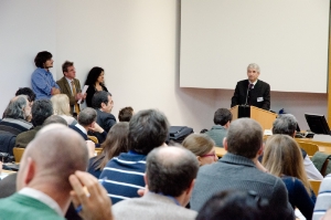 Hochwasser und Überschwemmungen in Berggebieten: Der Direktor der Landesabteilung Wasserschutzbauten Pollinger hat das zweitägige Symposion an der Freien Universität Bozen eröffnet.
