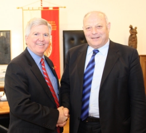 LH Durnwalder mit US-Generalkonsul Kyle R. Scott