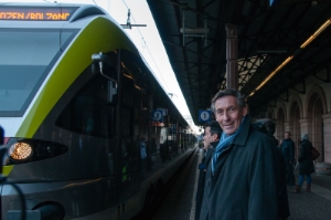 Der neue FLIRT-Zug fährt auf Gleis 1 am Bozner Bahnhof ein. Foto: DiKOM/Ohn.