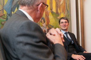 Landeshauptmann Arno Kompatscher im Gespräch mit FUEV-Präsident Hans Heinrich Hansen. Foto: DiKOM/ohn.