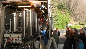 Vorführung des auf einem LKW montierten Elektrodialysegeräts