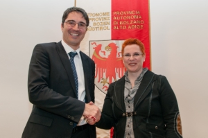 LH Kompatscher mit Generalkonsulin Sigrid Berka. Foto: DiKOM/ohn.