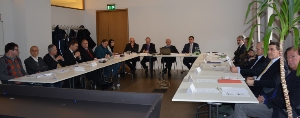 Erfolgreicher Auftakt: Die erste Sitzung der von der Landesregierung eingesetzten Energie-Expertenrunde am 19. Februar in Bozen.