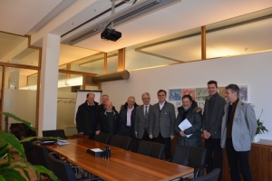 LR Theiner mit dem Direktivrat des Verbandes der Seilbahnunternehmer Südtirols