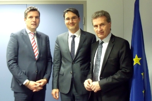 Brüsseler Energiegespräche: (v.l.) EU-Abgeordneter Dorfmann, LH Kompatscher, EU-Kommissar Oettinger