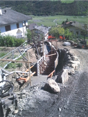 Schwierige Bedingungen: Die Arbeiten am Tscharserbach werden fortgesetzt.