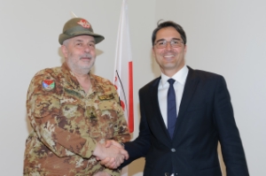General Palladini mit LH Kompatscher. Foto: LPA/ohn.