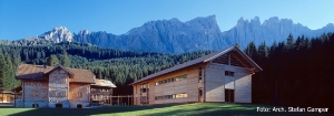 In der Forstschule Latemar wird Rückschau und Ausblick auf die Land- und Forstwirtschaft in Südtirol gehalten.