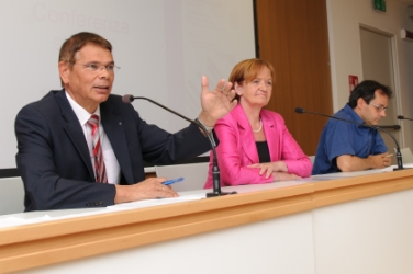 Arbeitsmarktbericht vorgestellt: Helmuth Sinn, Martha Stocker und Stefan Luther. Foto: LPA/ohn.