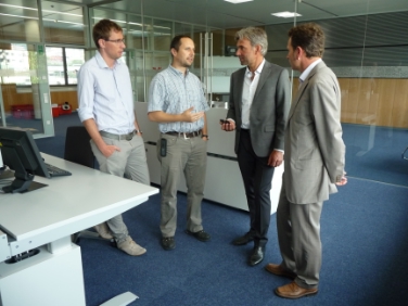 Landesrat Schuler mit Zivilschutzchef Staffler und den Landesmeteorolgen Geier und Peterlin - Foto: LPA