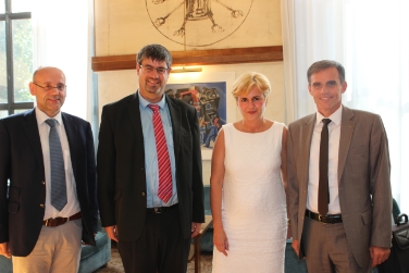 Südtiroler Delegation in Rom (v.l.): Abteilungsleiter Flavio Ruffini, der Kammerabgeordnete Albrecht Plangger, Wirtschaftsministerin Federica Guidi und LR Richard Theiner./Foto Katharina Tasser