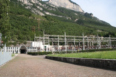 Das Land und die Gemeinden Neumarkt, Altrei und Salurn bekommen 2,5 Mio. Euro Umweltgelder für das Kraftwerk in St. Florian bei Neumarkt./Foto LPA rm