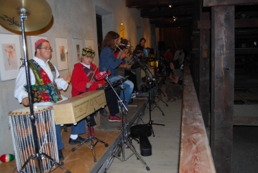 Die Mitglieder der Band "Tun Na Kata 2" der Lebenshilfe Sterzing beschließen die Reihe "Musik im Stollen".
