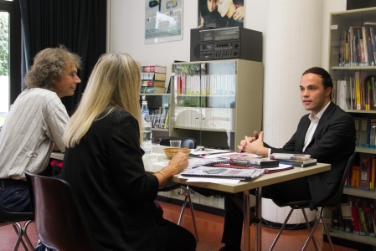 Für Planungssicherheit hat sich Landesrat Achammer bei seinem heutigen Besuch in der Filmschule ZeLIG ausgesprochen - Foto: LPA/Ingo Dejaco