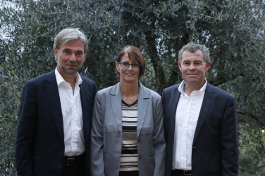 Austausch und Zusammenarbeit zwischen Südtirol und der Schweiz (v.li.): Landesrat Arnold Schuler, Christine Stocker, Regierungsrat Ernst Stocker.