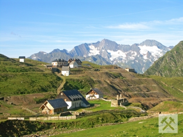 2355 Meter hoch gelegen ist das Knappendorf am Schneeberg (Foto: Bergbaumuseum)