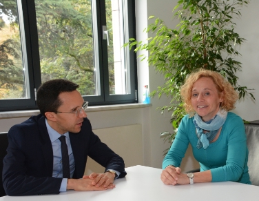 Landeshauptmannstellvertreter Christian Tommasini (l.) mit der neuen Volksanwältin, Gabriele Morandell