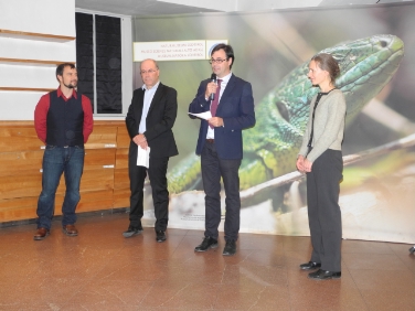 Von links: Der Fotograf Florian Schulz, Ressortdirektor Valentino Pagani, Museumsdirektor Vito Zingerle und Kuratorin Johanna Platzgummer.  Foto: Landesabteilung Museen.