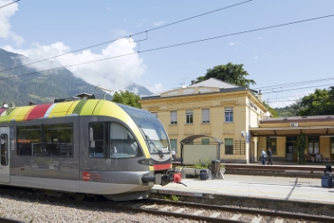 Die Züge auf der Vinschger Bahn verkehren ab Montag, 3.11., wieder in vollem Umfang.