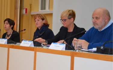 (v.l.n.r.) Silvia Vogliotti, Landsrätin Martha Stocker, Gleichstellungsrätin Michela Morandini und AFI-Präsident Toni Serafini