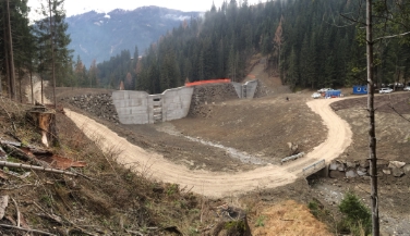 Arbeiten abgeschlossen: das neue Rückhaltebecken am Zusammenfluss des Kirchberg- und Walderbaches.
