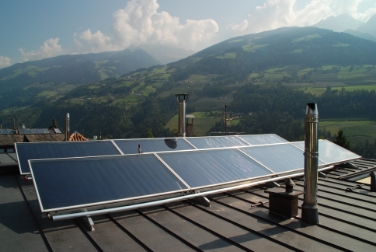 Mit 439 Quadtratmetern an Solaranlagen pro 1000 Einwohner liegt Südtirol italien- und europaweit im Spitzenfeld./Foto LPA