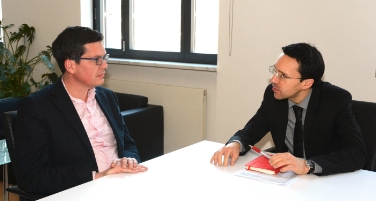 Der neue Wobi-Präsident Heiner Schweitkofler (l.) und Landesrat Christian Tommasini. Foto: LPA/A.Mair